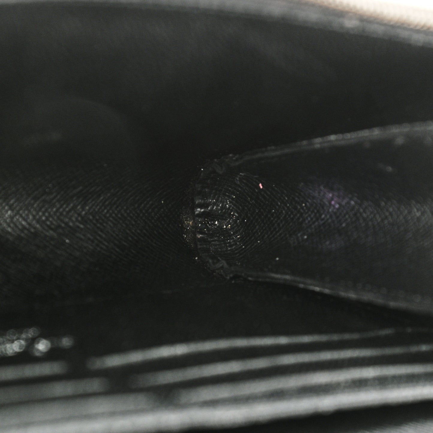 Epi Twist Chain Wallet Black