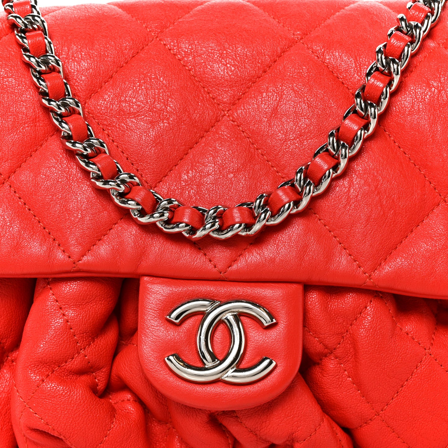 Washed Lambskin Quilted Medium Chain Around Messenger Red