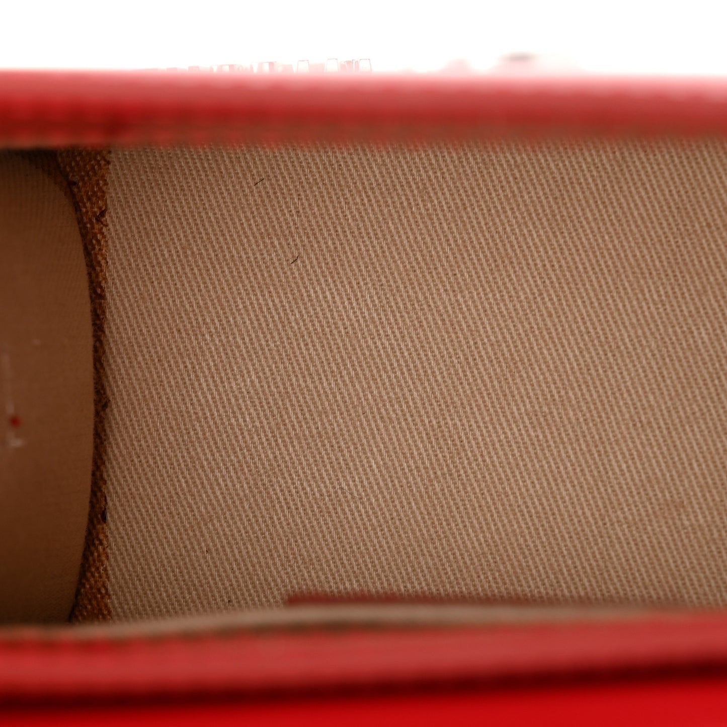 Glazed Calfskin Le Chiquito Boucle Moyen Red