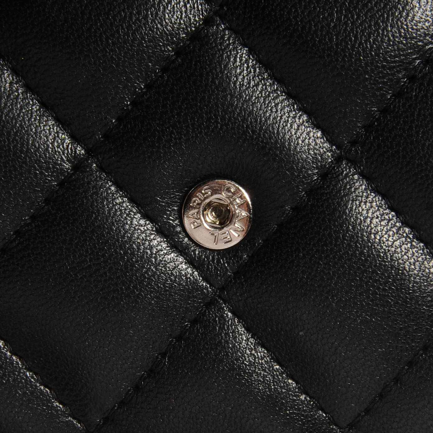Lambskin Quilted Wallet On Chain WOC Black