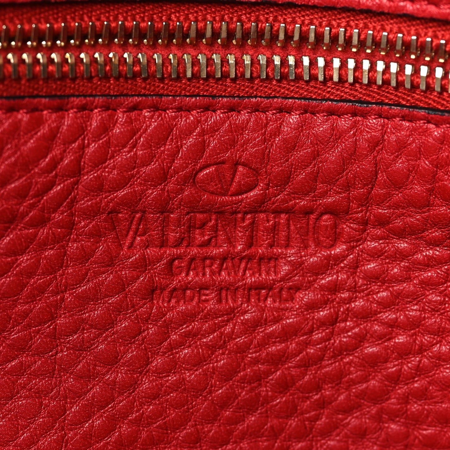 Pebbled Calfskin Medium Rockstud Tote Rosso Valentino