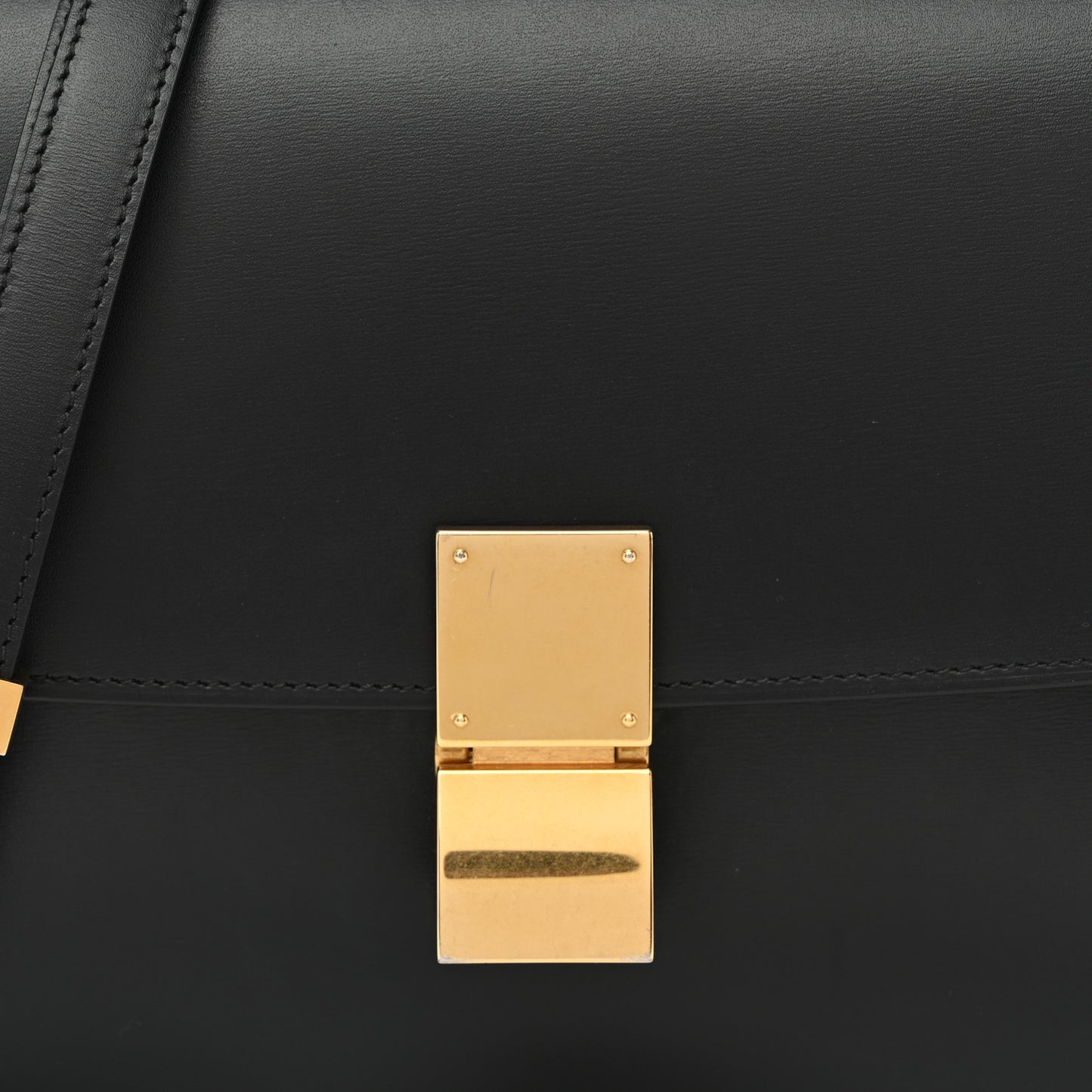 Box Calfskin Medium Classic Box Flap Bag Black