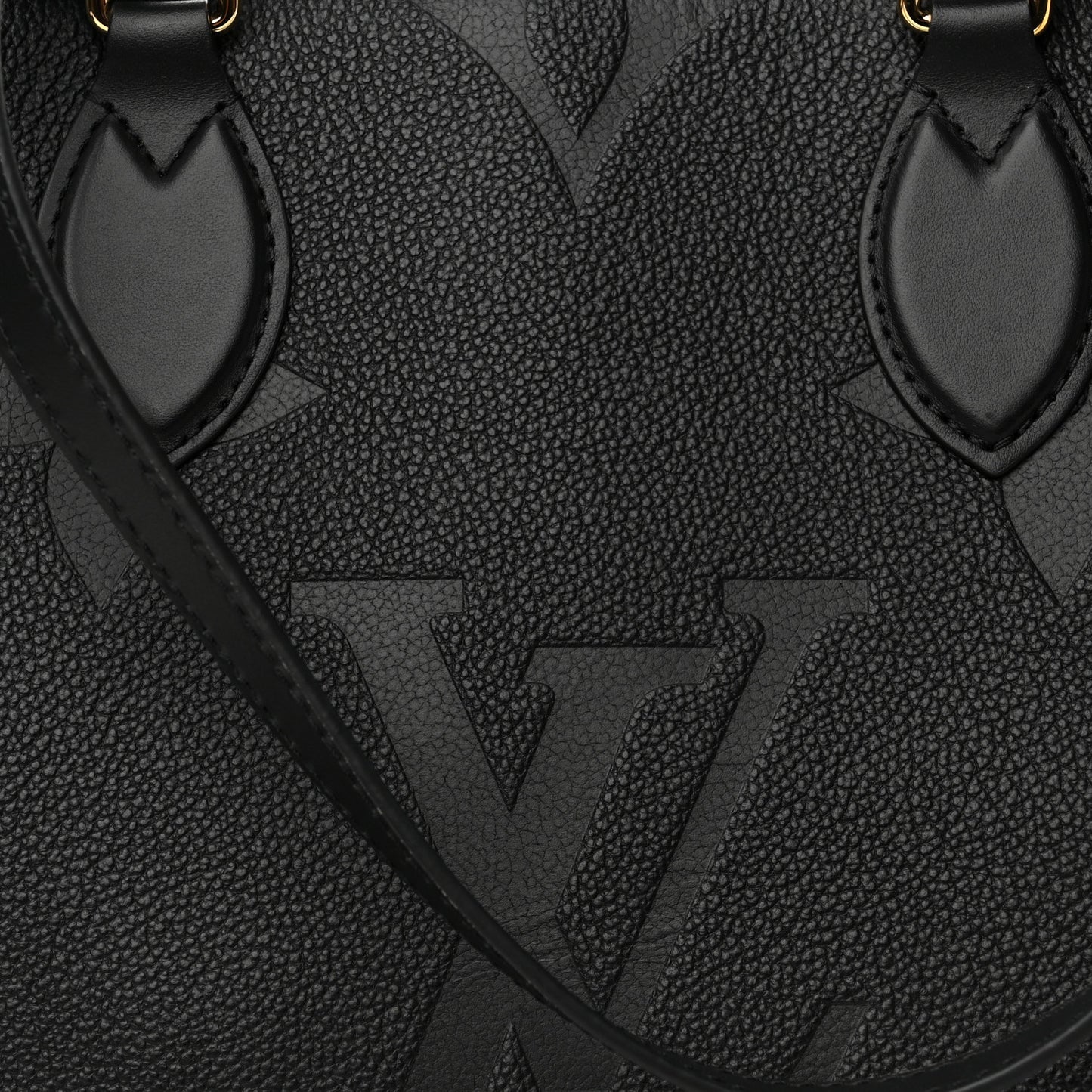 Empreinte Monogram Giant Onthego MM Black