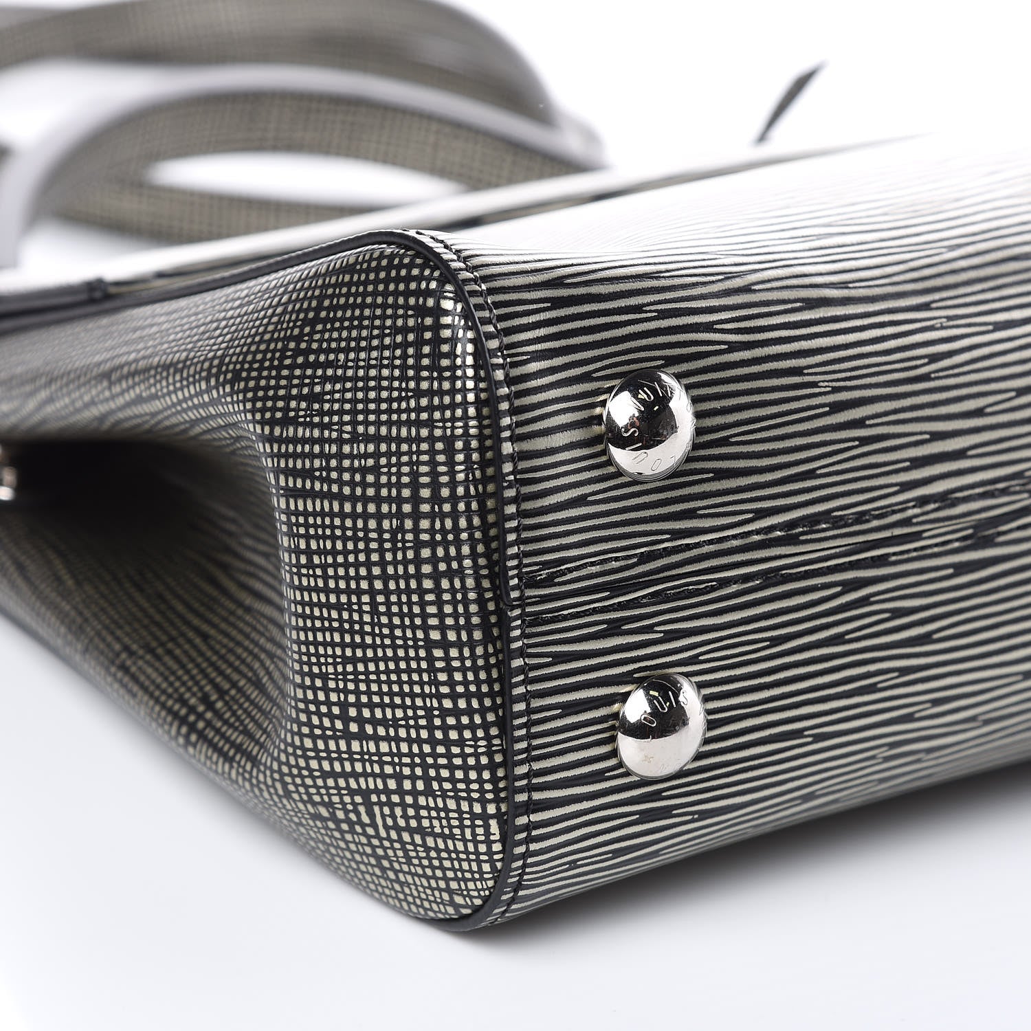 Louis Vuitton Epi Cluny BB Platine 7 of 9