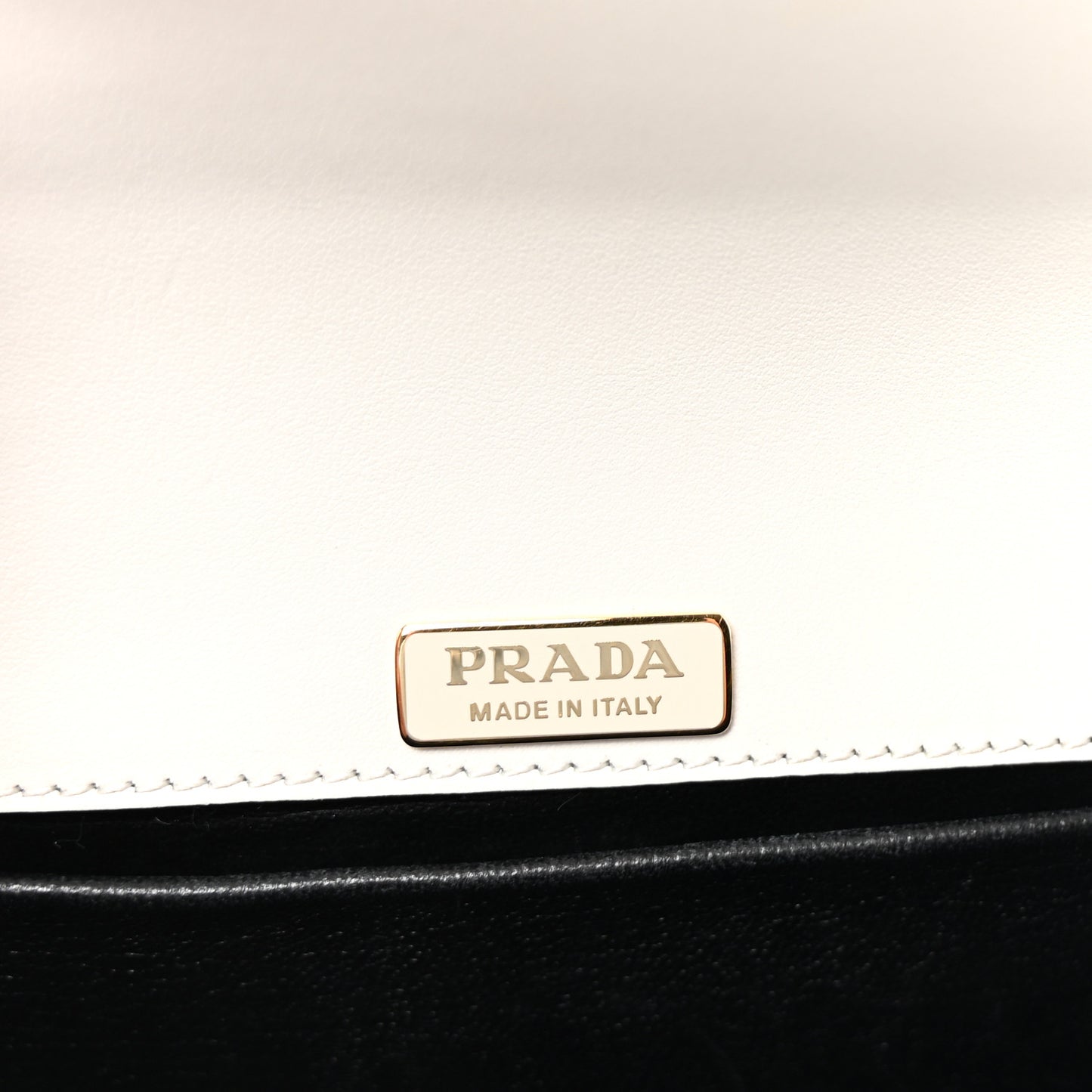 City Calf Saffiano Cahier Bag Talco Black