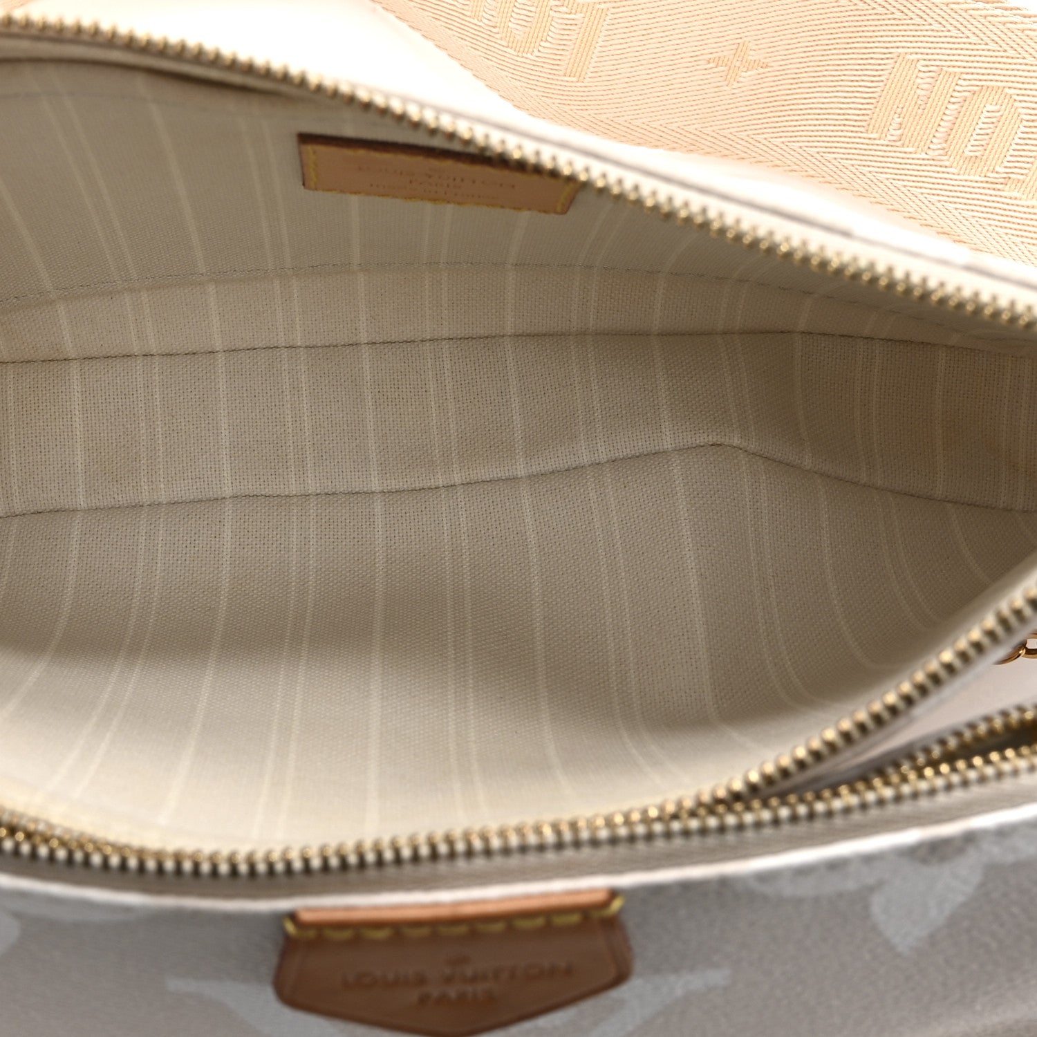 Louis Vuitton Monogram Giant By The Pool Multi Pochette Accessories Brume 5 of 11