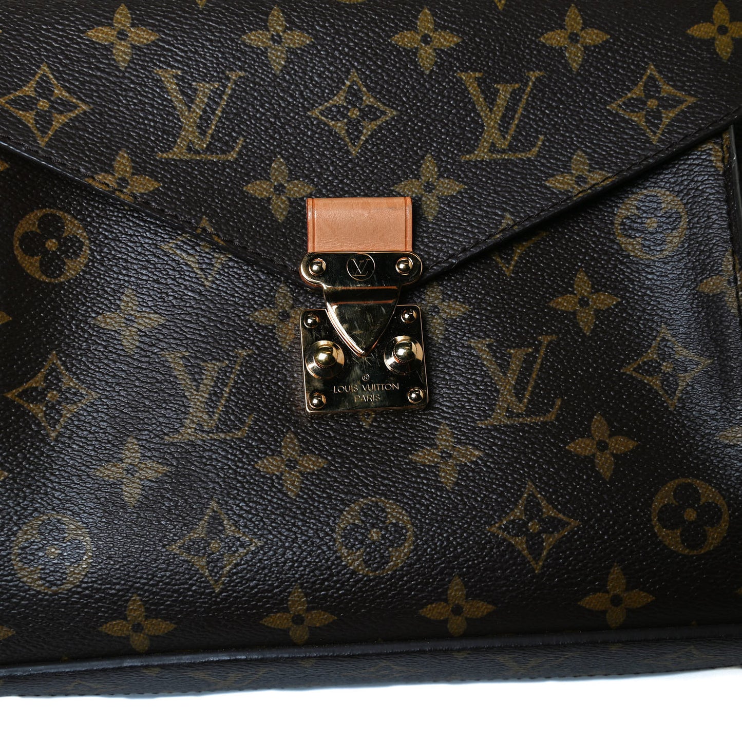 Monogram Metis