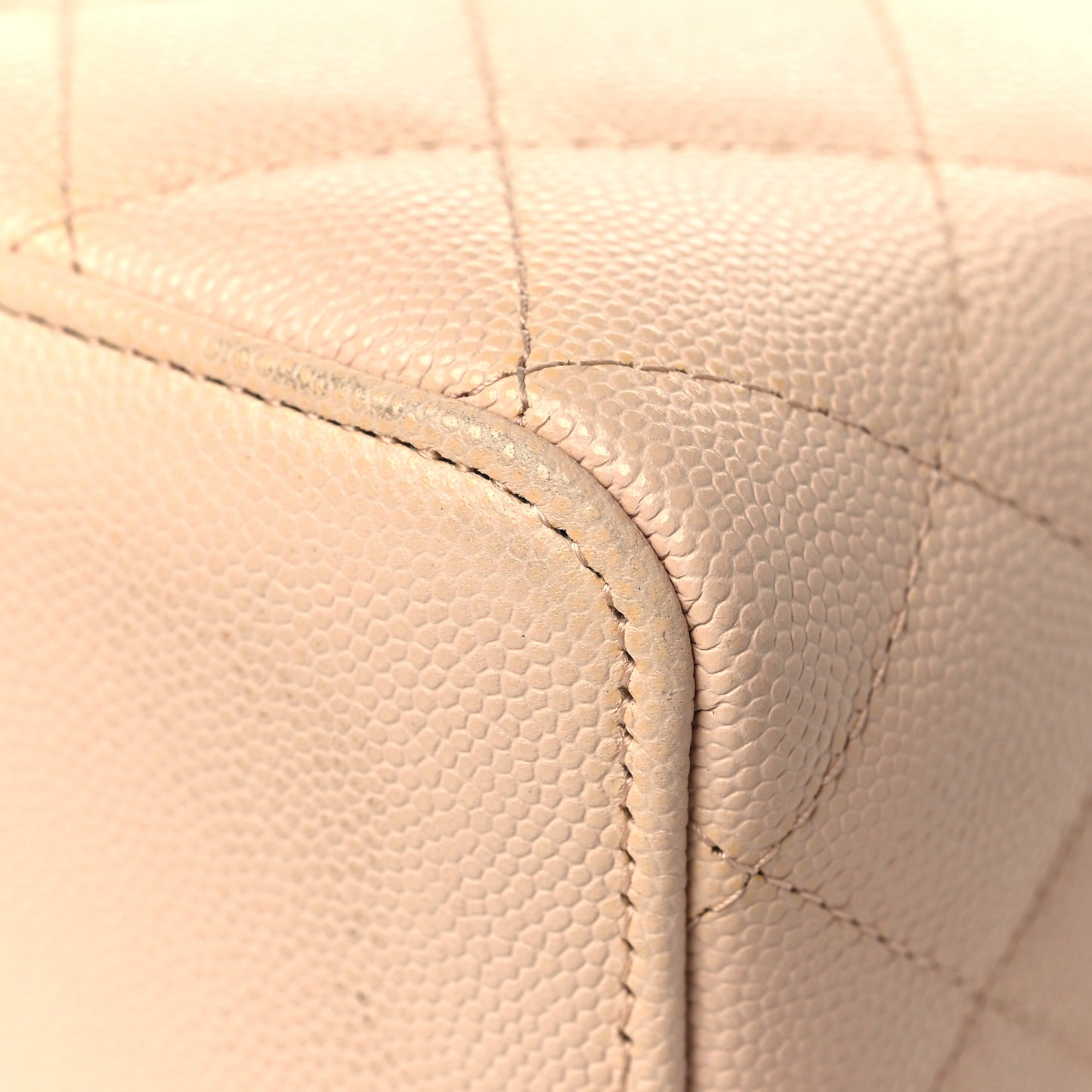 Caviar Quilted Small Vanity Case With Chain Light Beige