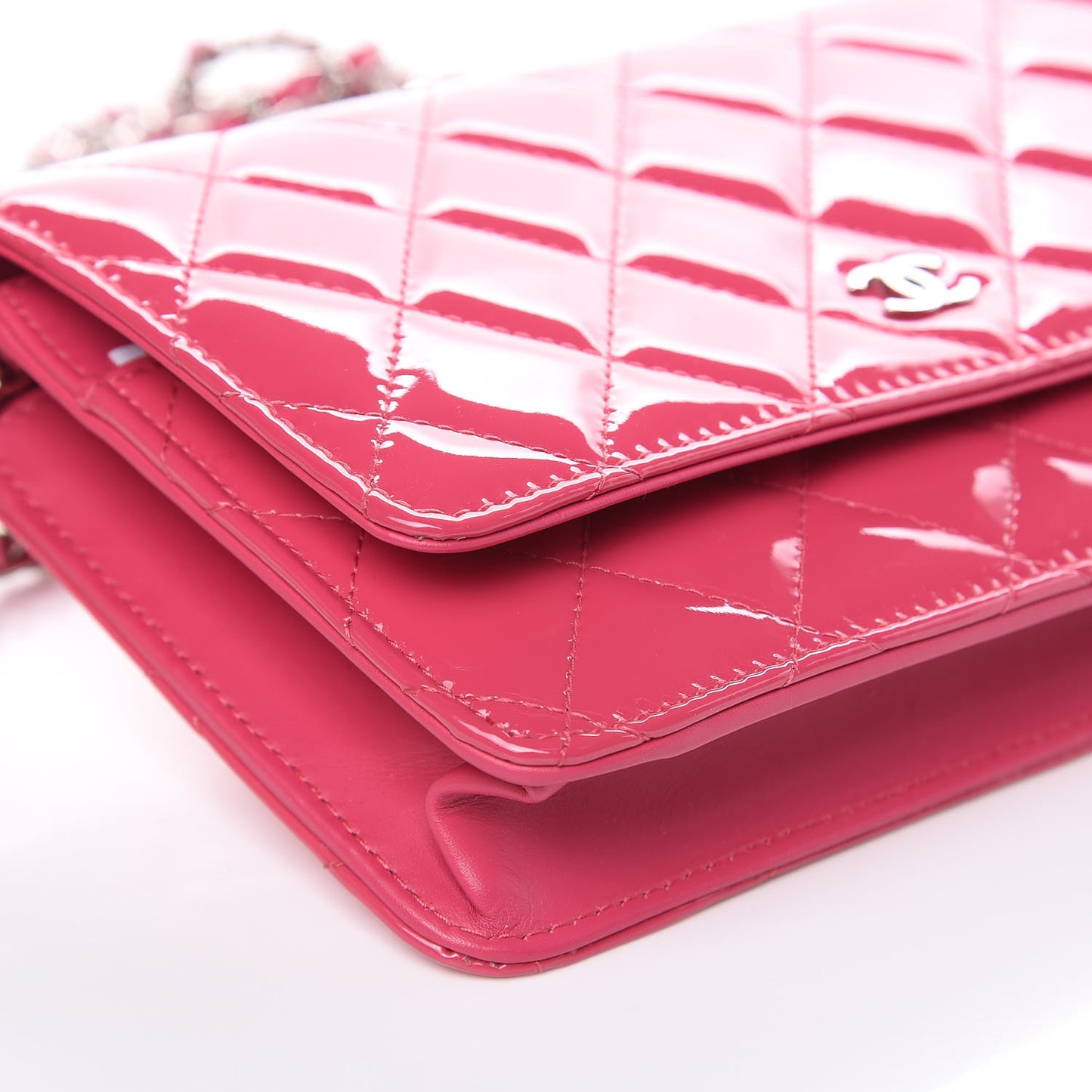 Patent Quilted Wallet On Chain WOC Fuchsia