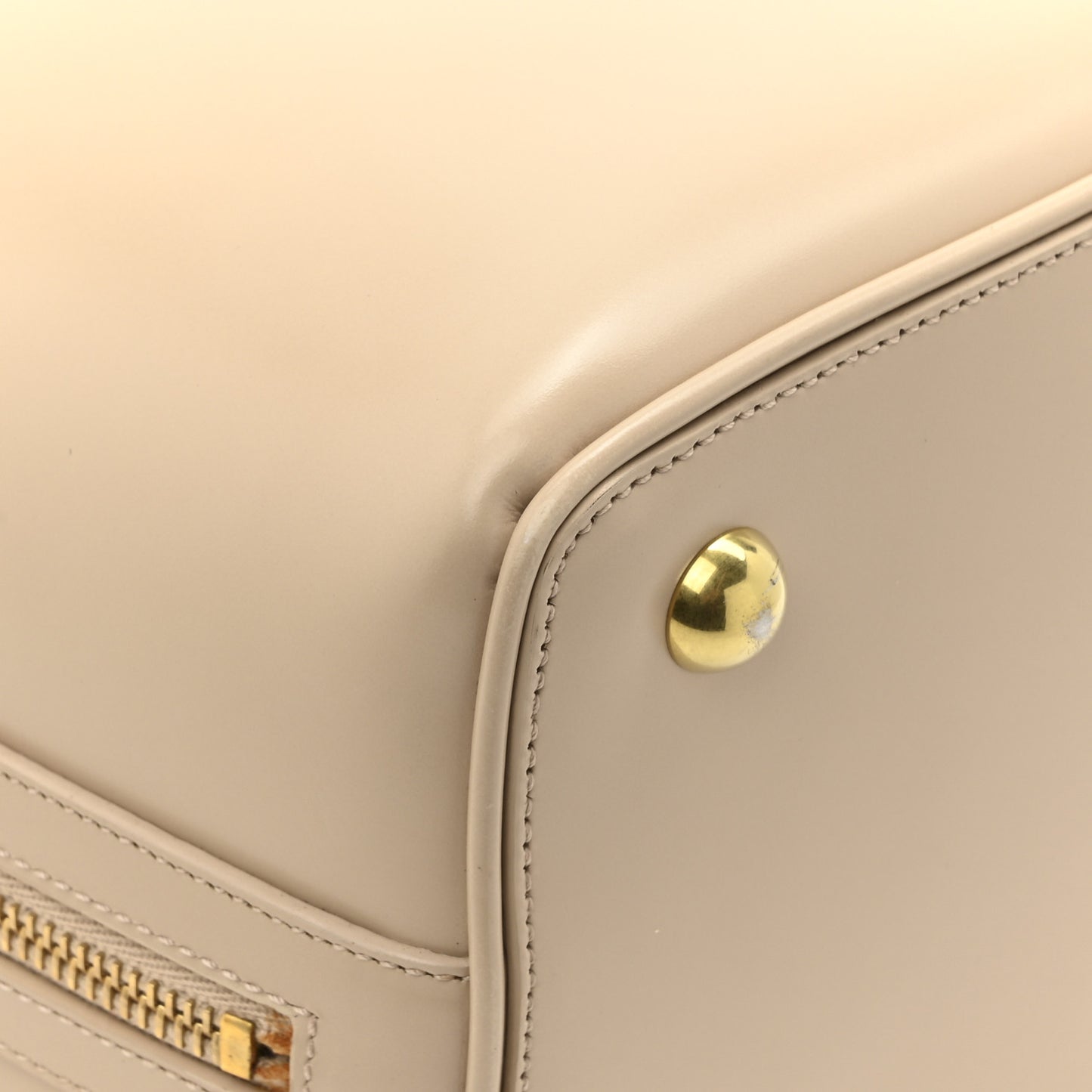 Calfskin Medium Emmanuelle Bucket Bag Nude Powder
