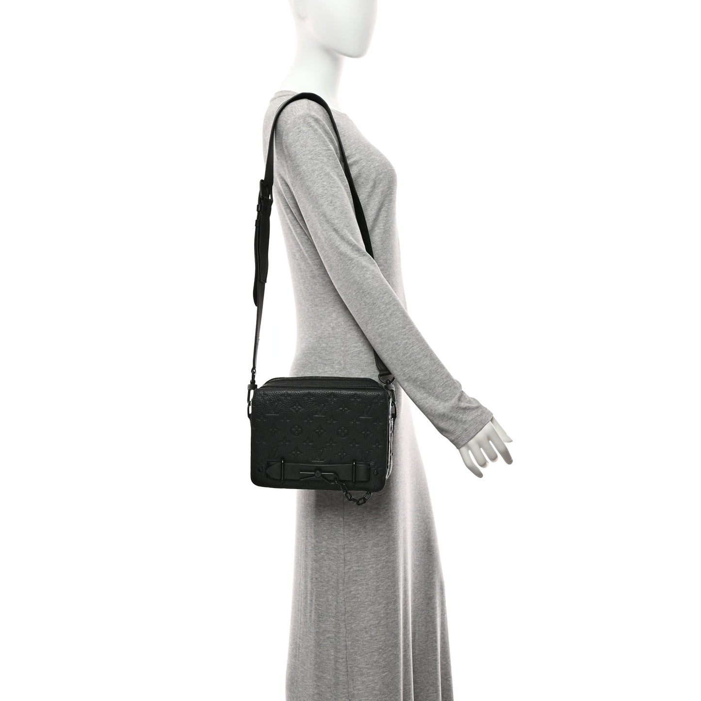 Taurillon Monogram Steamer Messenger Black