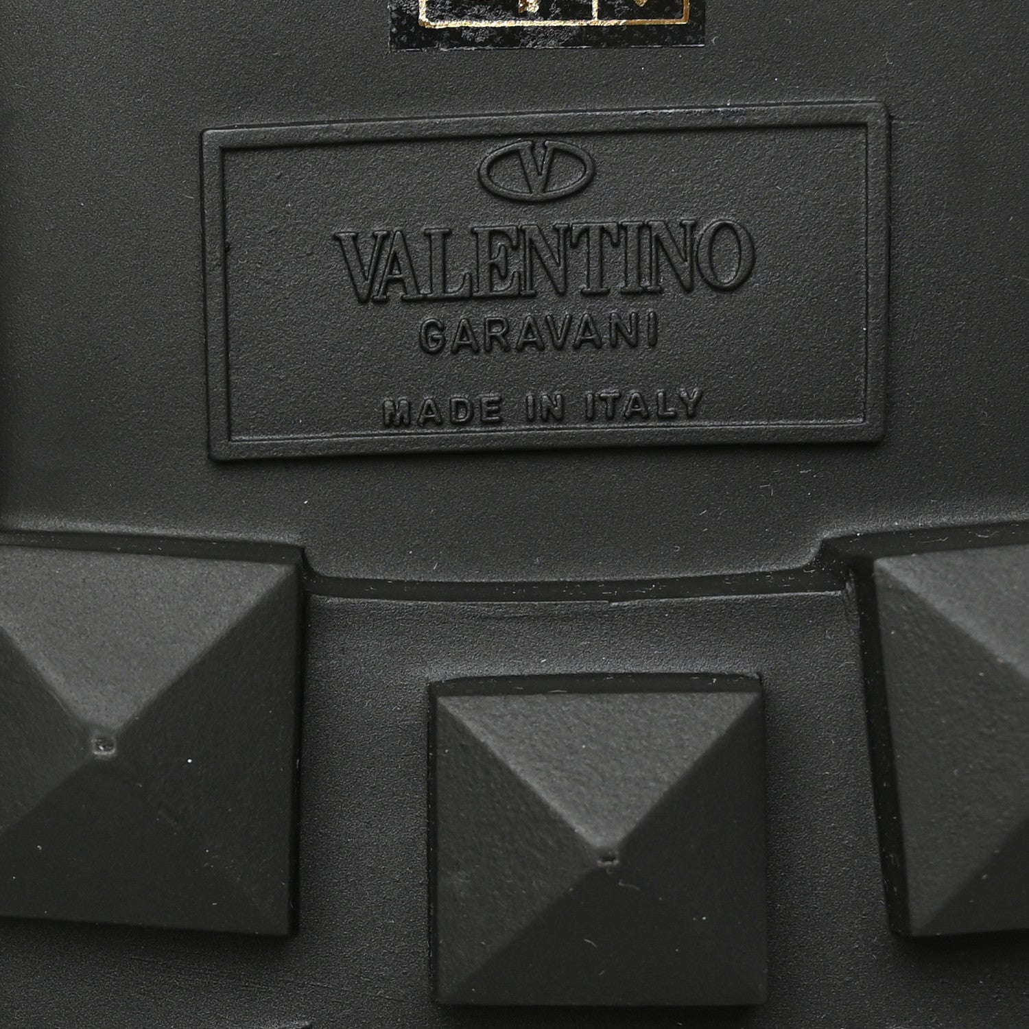 Valentino Garavani Calfskin Womens Trackstud Beatle Chelsea 45/55mm Ankle Boots 38 Black 7 of 7