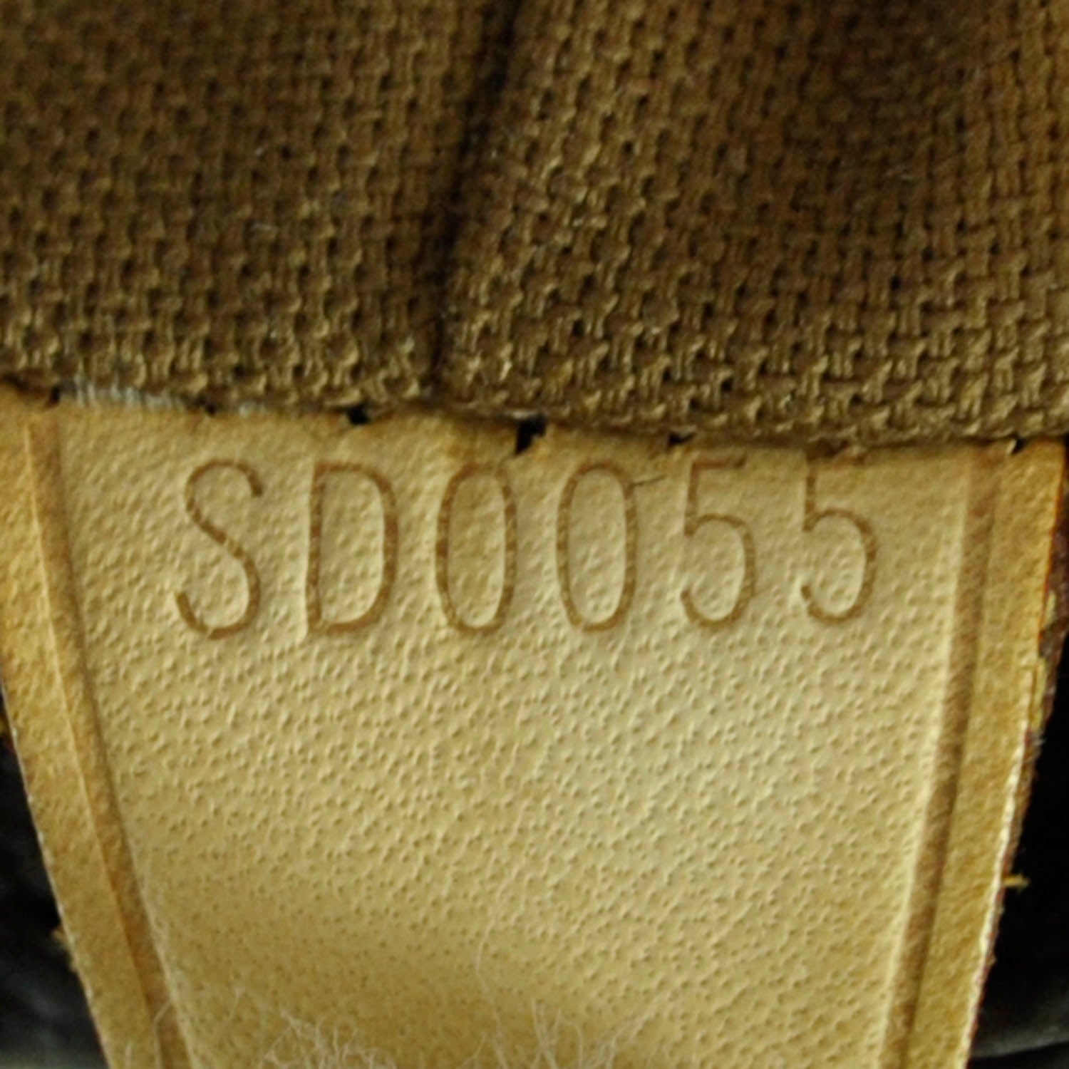 Louis Vuitton Monogram Cabas Mezzo 9 of 10