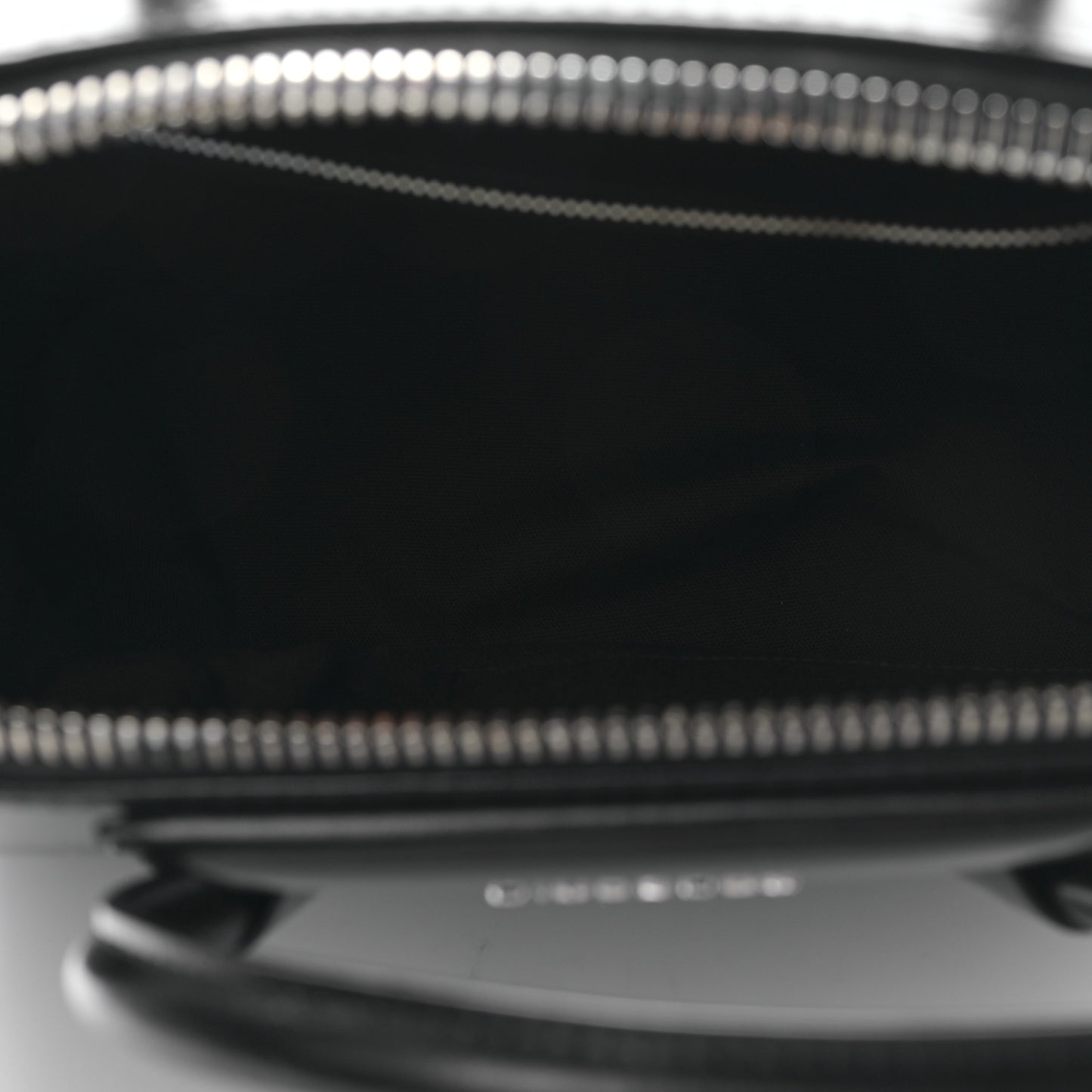Shiny Lord Calfskin Medium Antigona Black