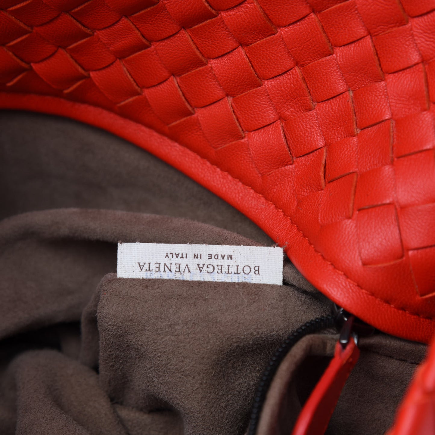 Nappa Intrecciato Medium Seamless Tote Vesuvio