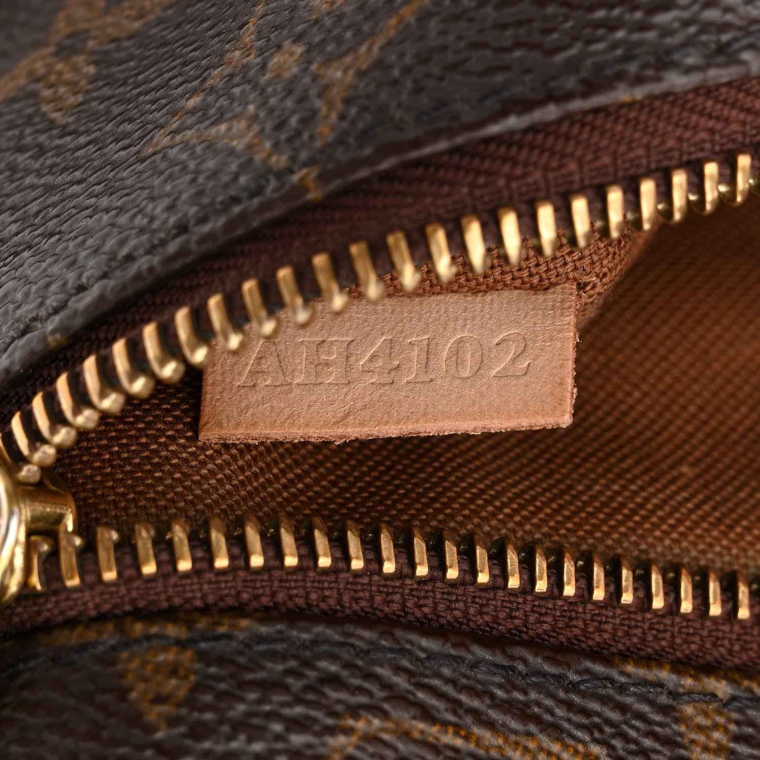 Louis Vuitton Monogram Pochette Valmy 7 of 14