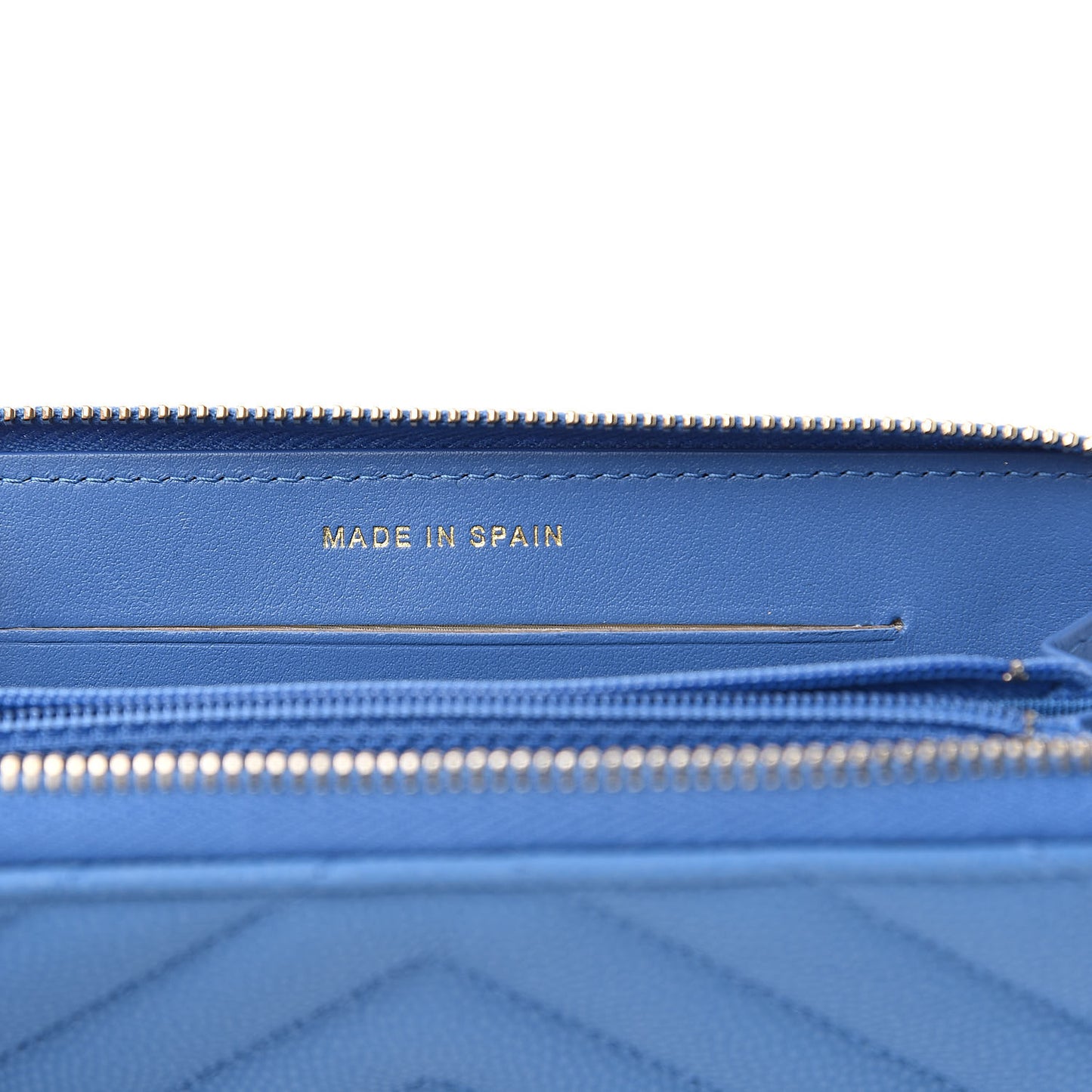 Caviar Chevron Quilted Small Zip Around Wallet Blue