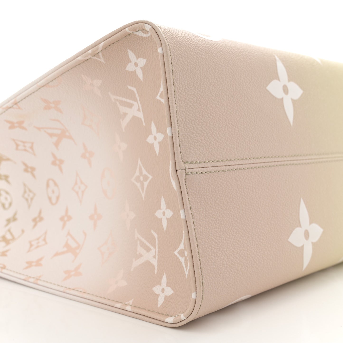 Monogram Giant Spring In The City Onthego MM Sunset Kaki