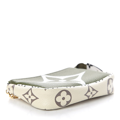 Louis Vuitton Monogram Giant Micro Pochette Accessories Kaki White 5 of 8