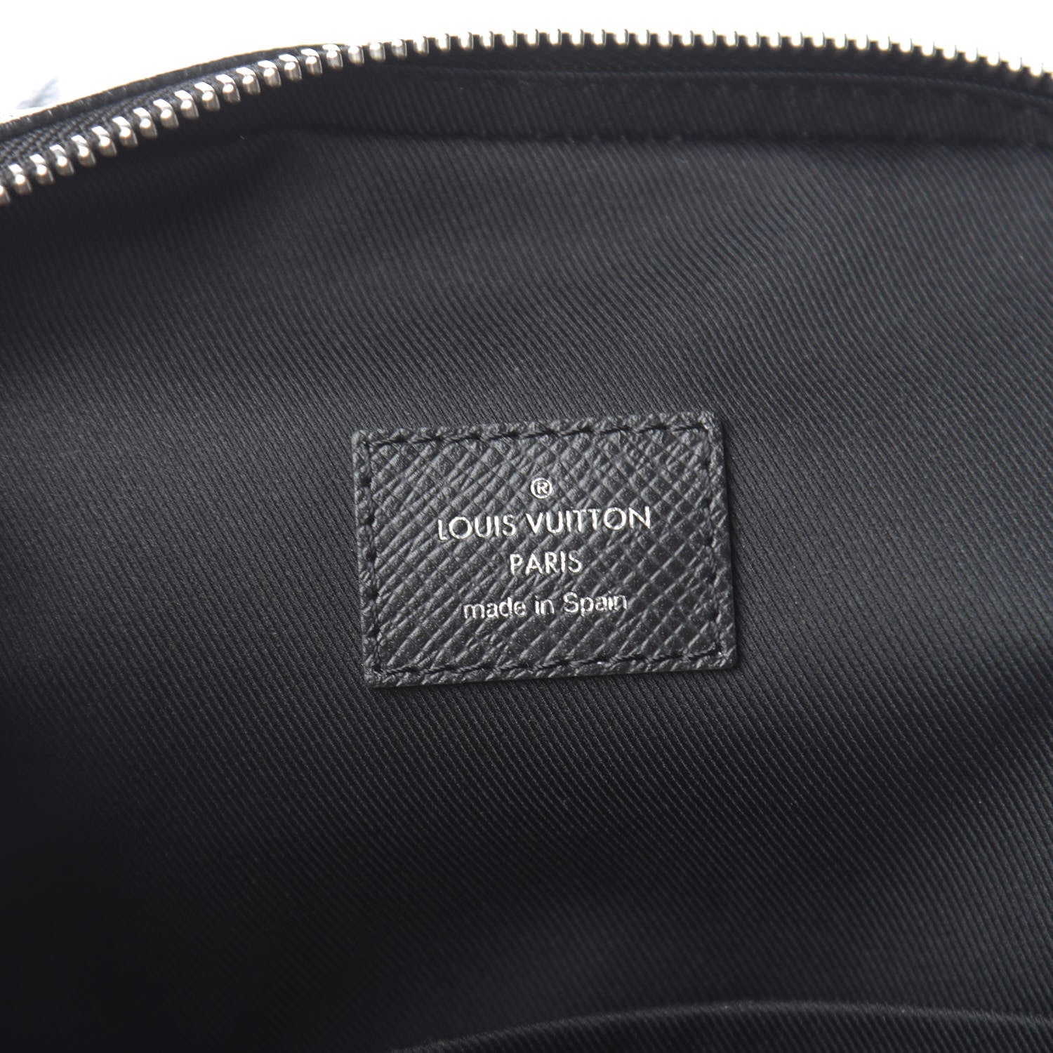 Louis Vuitton Taiga Avenue Sling Bag 7 of 9
