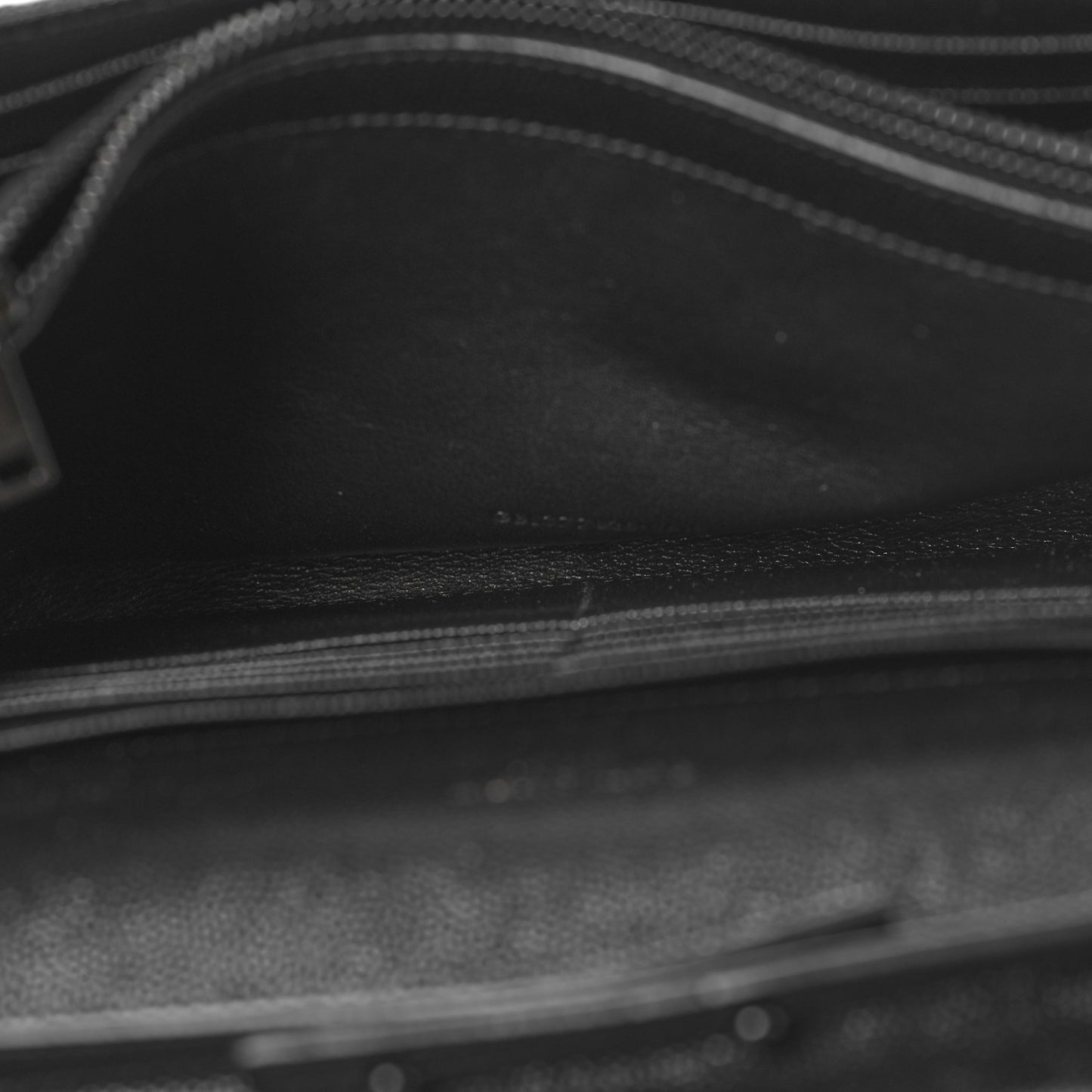 Grain De Poudre Matelasse Chevron Monogram Monochrome Chain Wallet Black