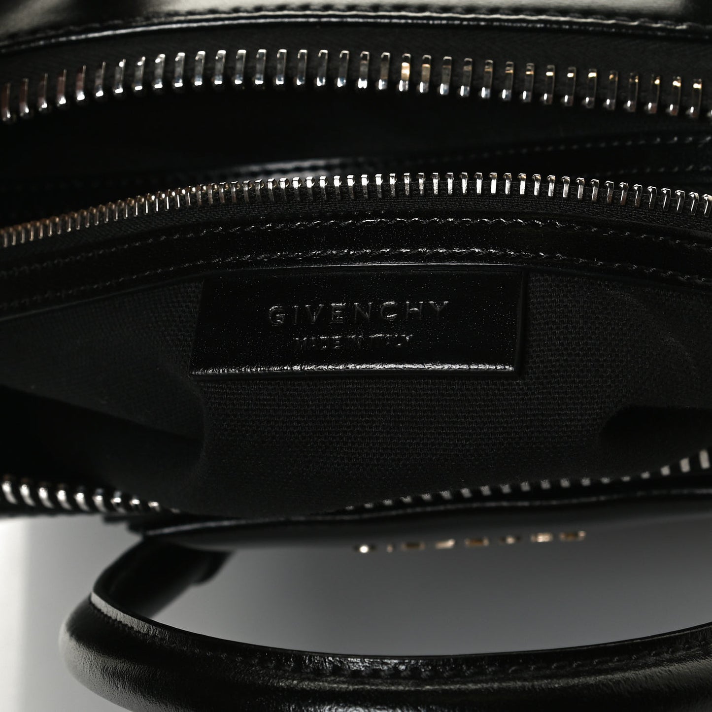Shiny Lord Calfskin Small Antigona Black