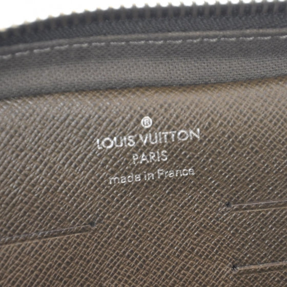 Louis Vuitton Taiga Pavel Grizzli 9 of 11
