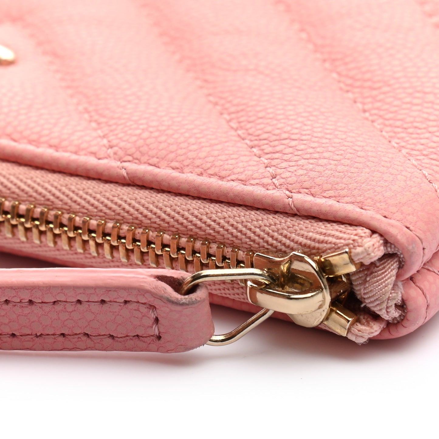 Flat Caviar Chevron Quilted Small Cosmetic Case Pink