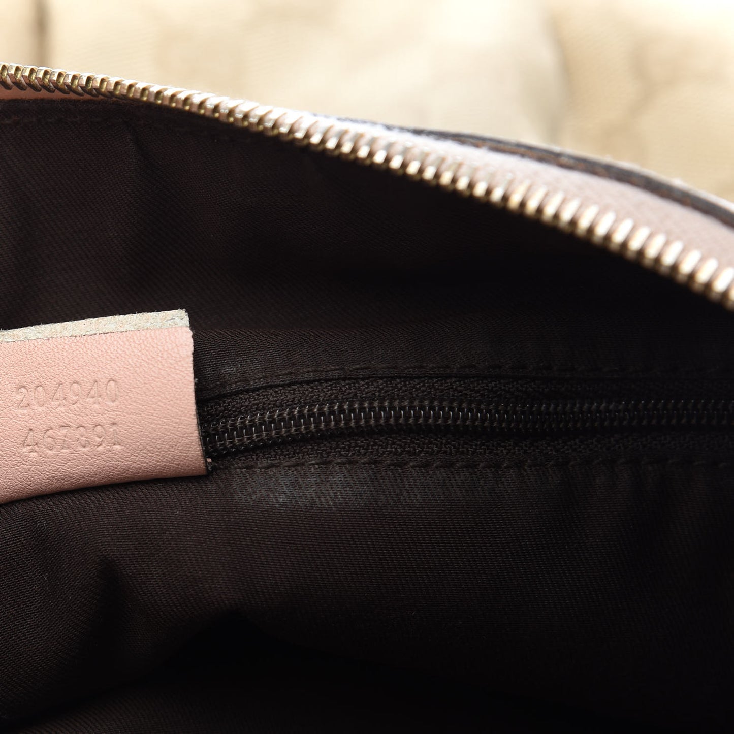 Monogram Large D Gold Ring Messenger Pink