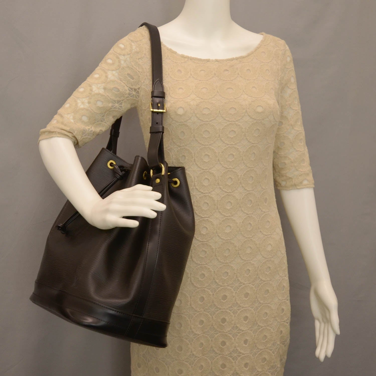 Louis Vuitton Epi Noe Black 2 of 6