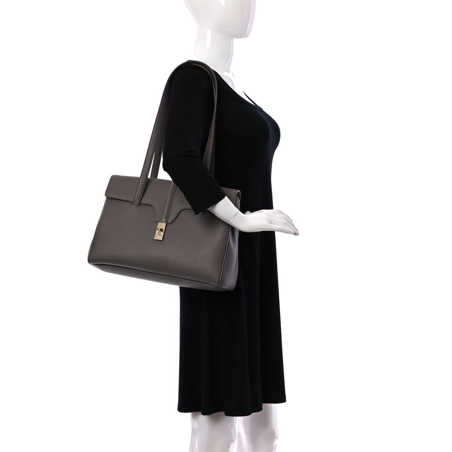 Grained Calfskin Medium Soft 16 Bag Pebble
