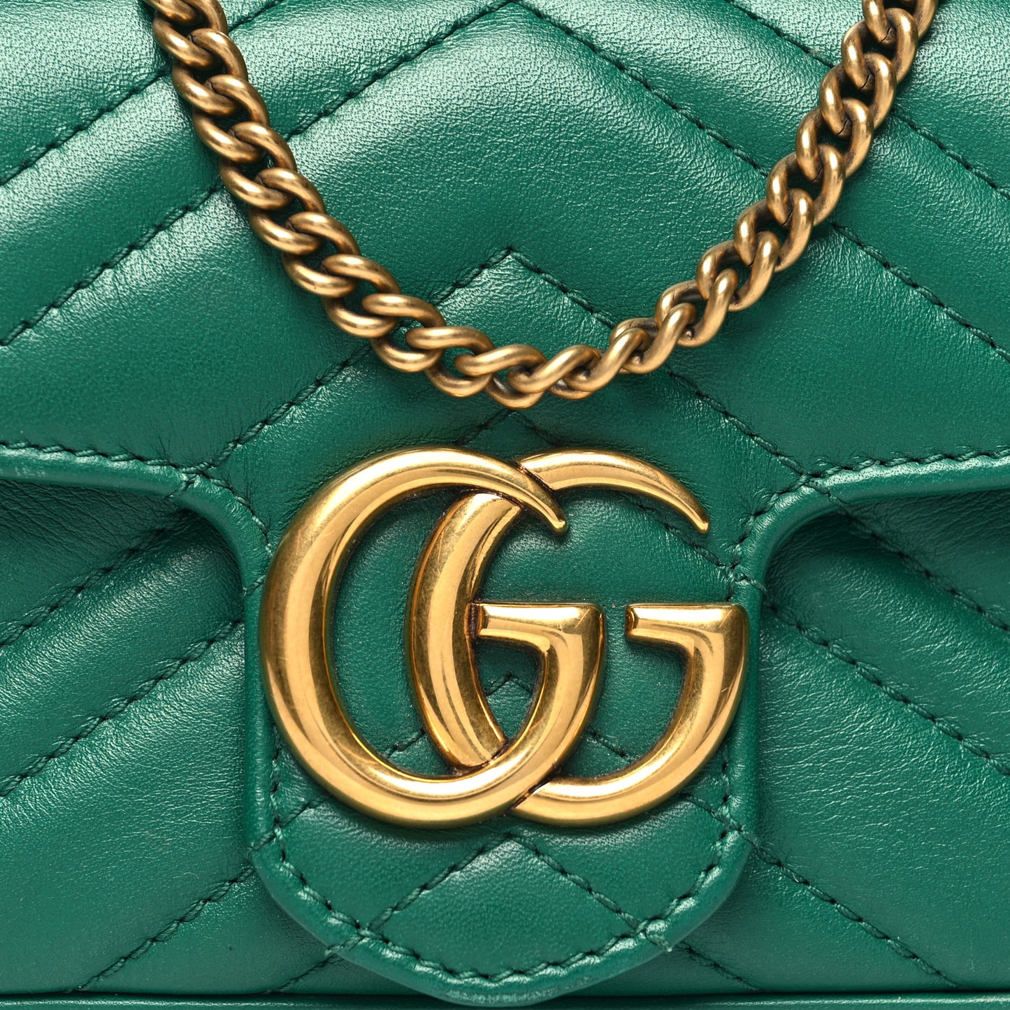 Calfskin Matelasse Super Mini GG Marmont Shoulder Bag Emerald Green