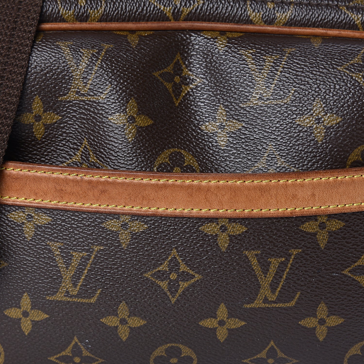 Louis Vuitton Monogram Reporter PM 11 of 17
