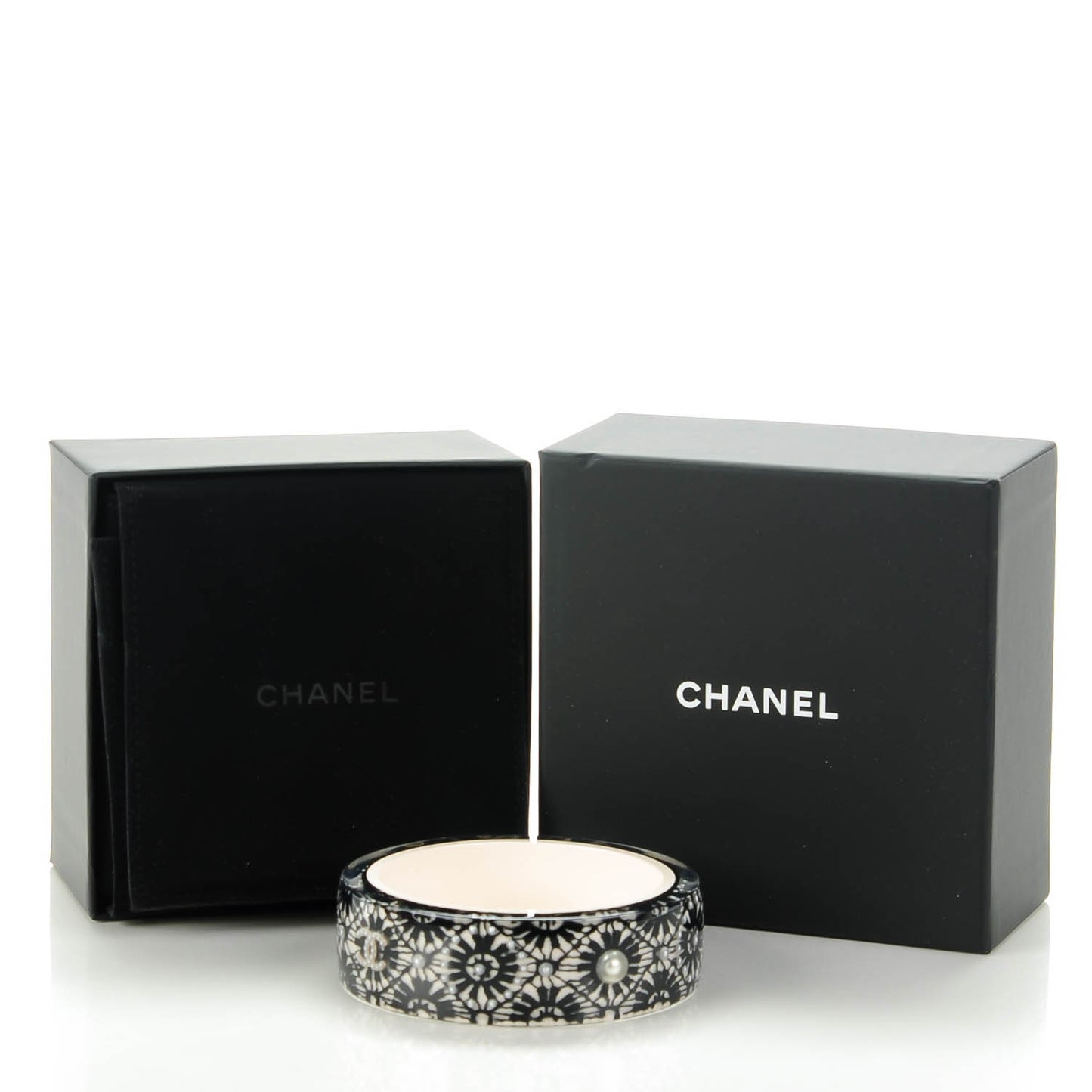 Resin Lace Pearl CC Bangle Black