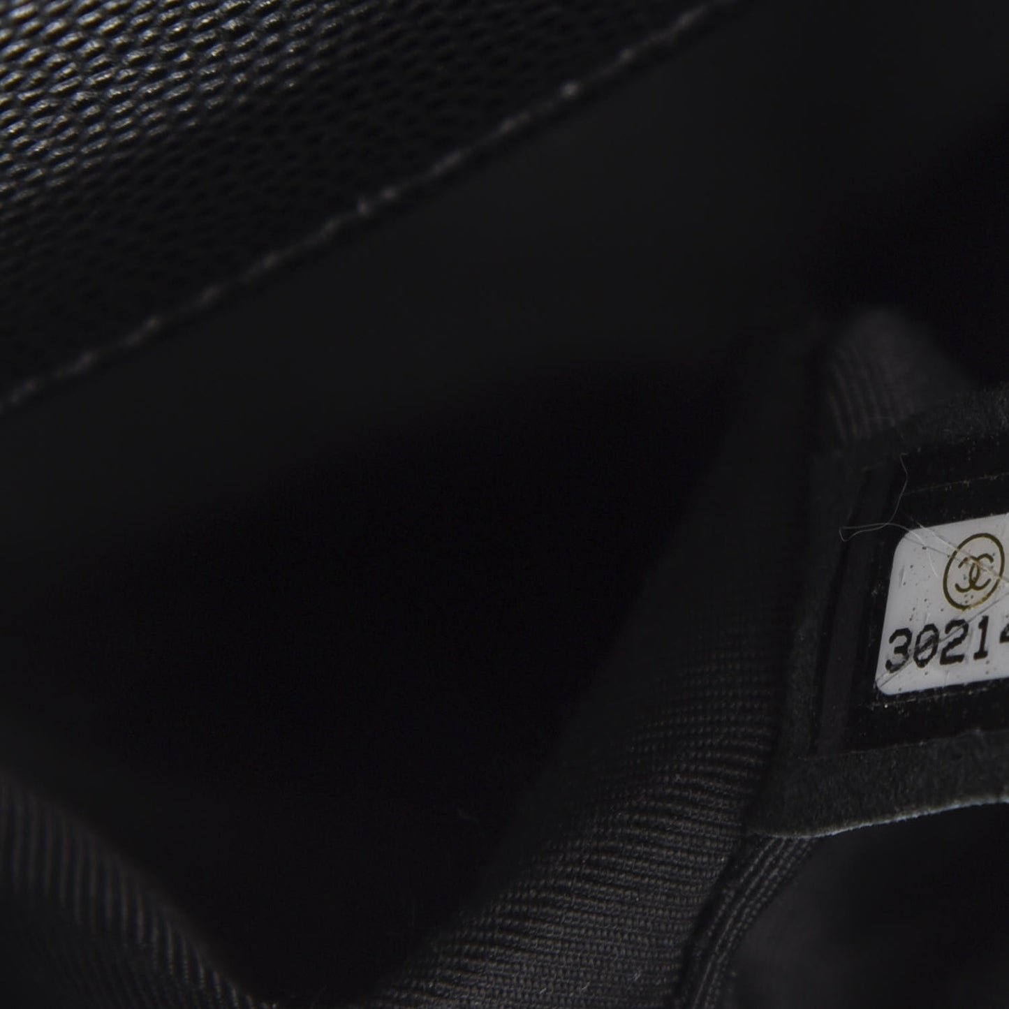 Caviar Quilted Medium Boy Flap Black