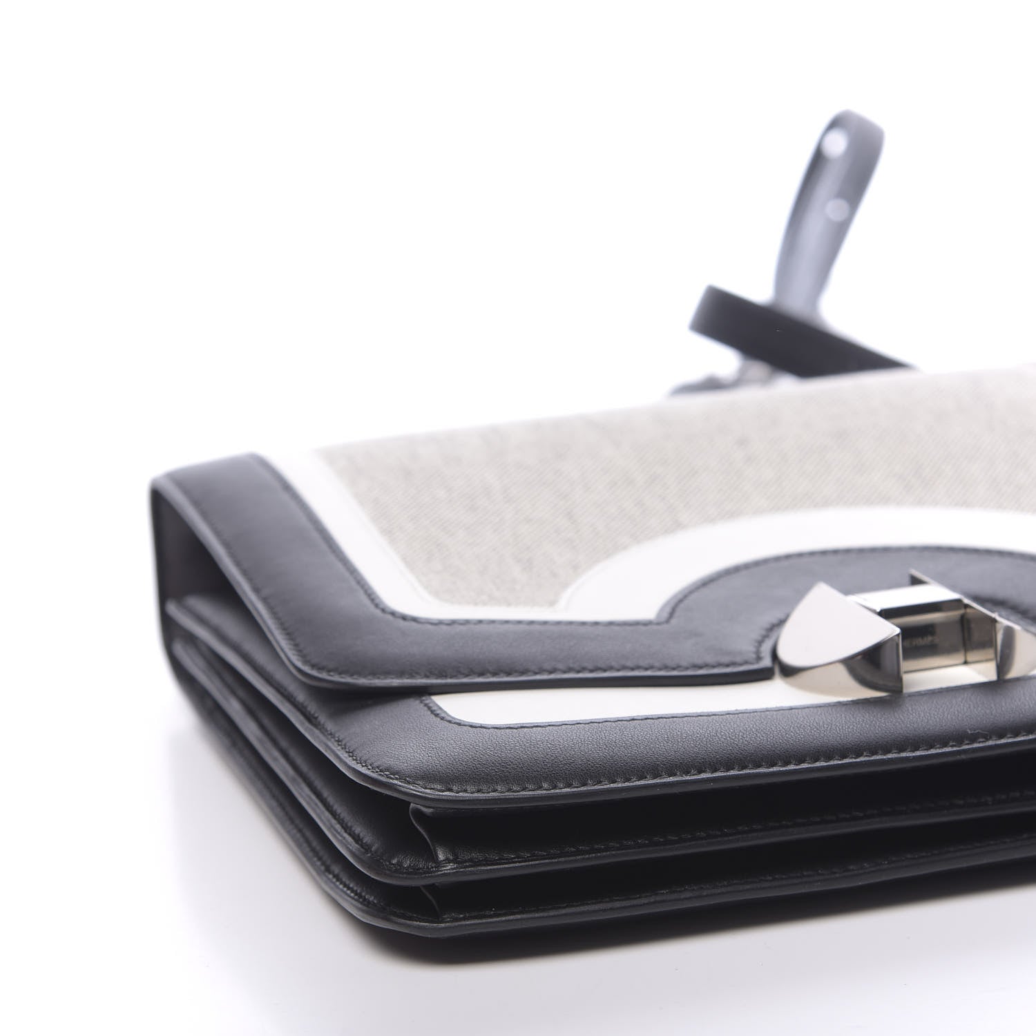Hermes Toile Swift 2002 26 Ecru Black White 12 of 14