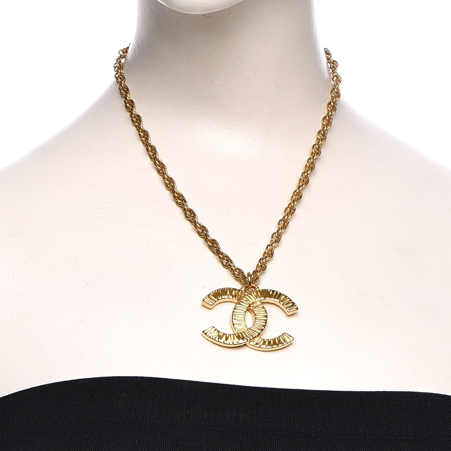 CC Chain Pendant Necklace Gold
