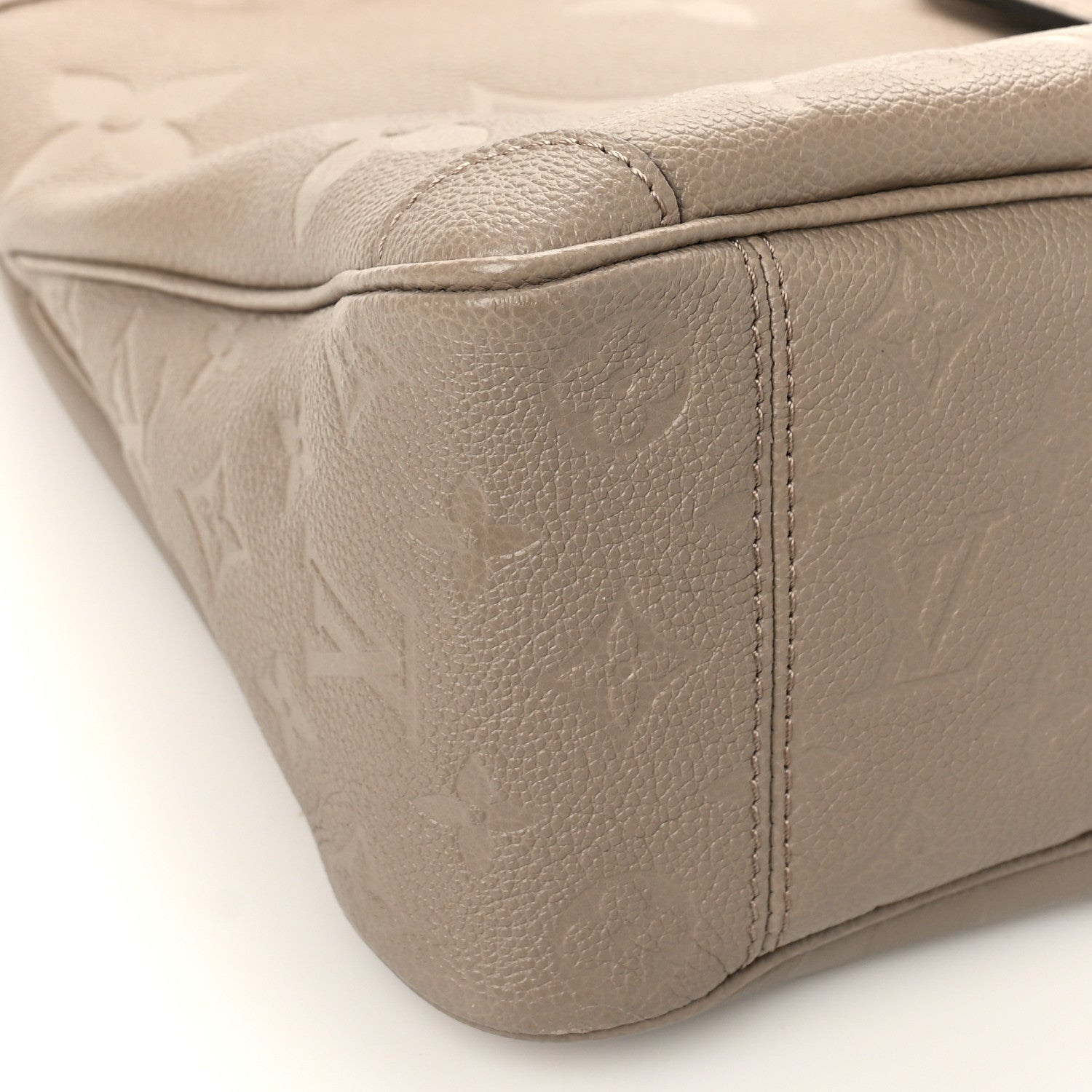 Louis Vuitton Empreinte Monogram Giant Trianon MM Tourterelle 6 of 7