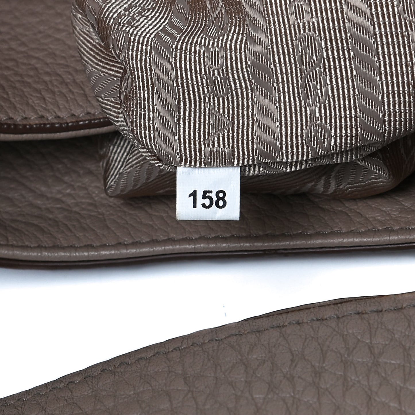 Vitello Daino Hobo Cammeo