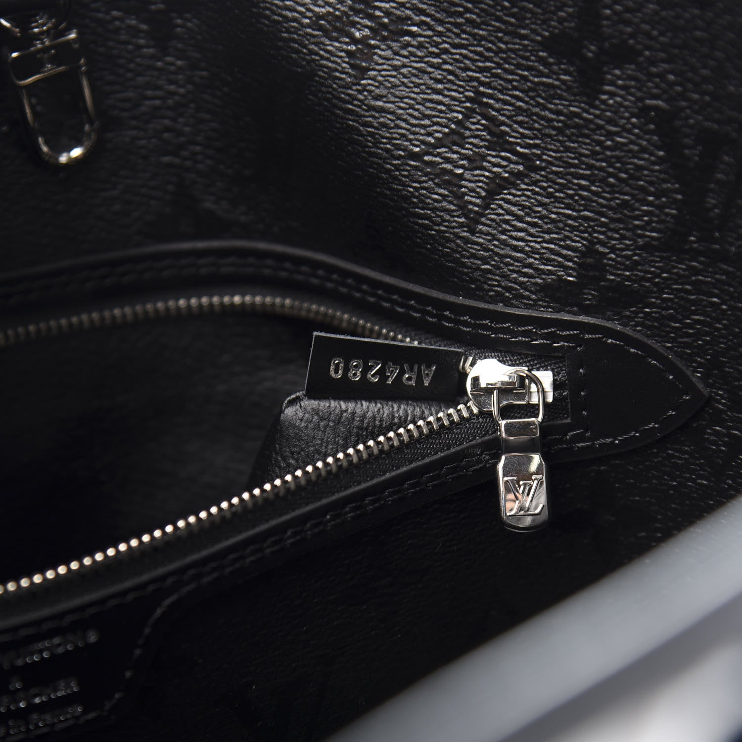 Louis Vuitton X UF Tufted Monogram Neverfull MM Black White 7 of 11