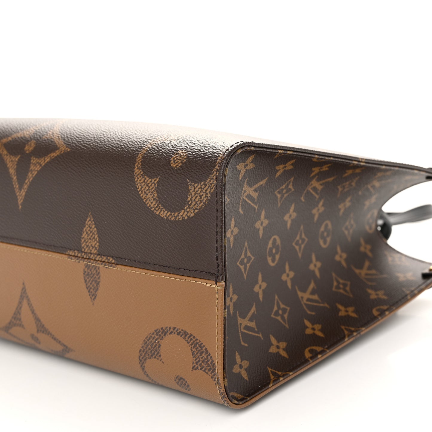 Reverse Monogram Giant Onthego MM