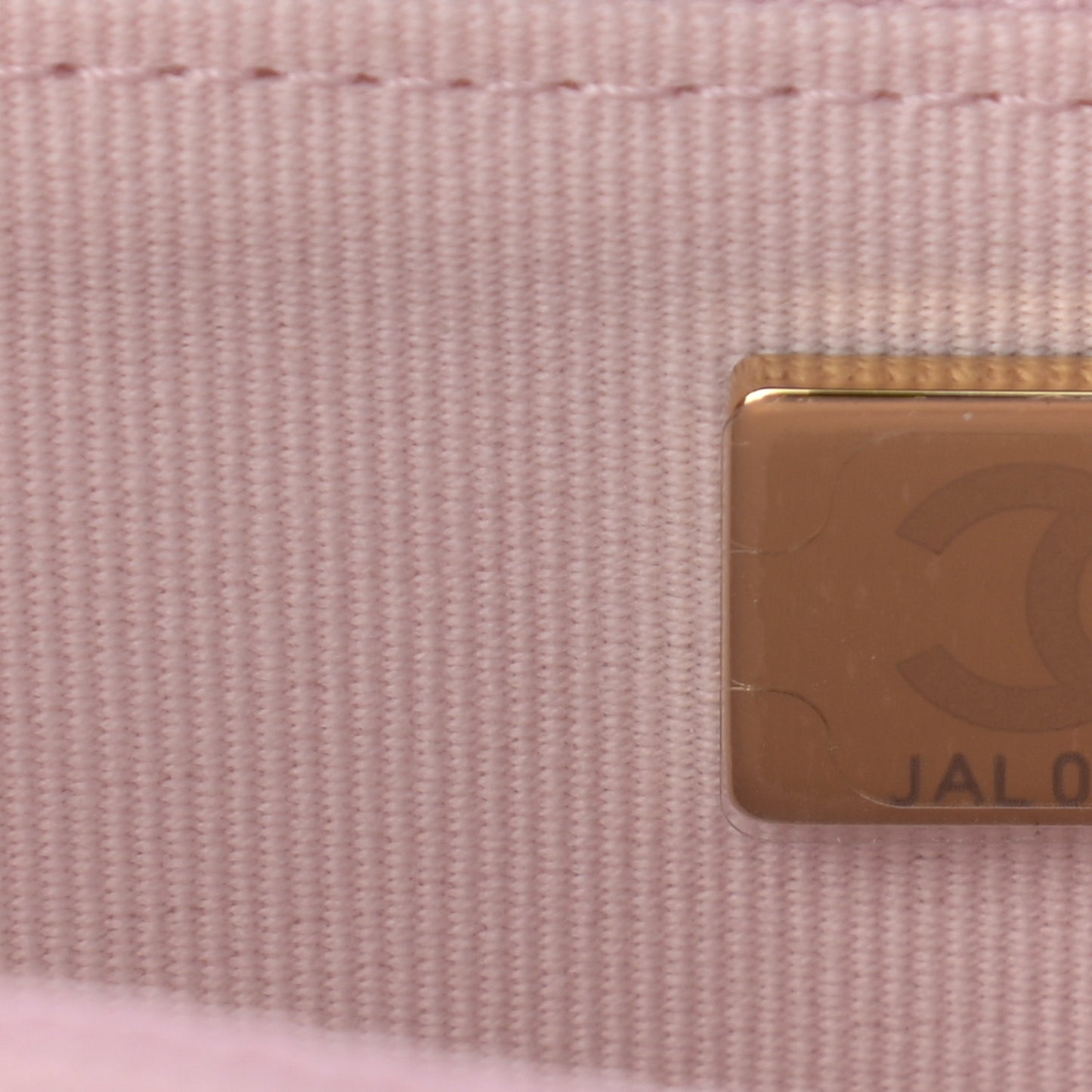 Caviar Quilted Wallet On Chain WOC Light Pink