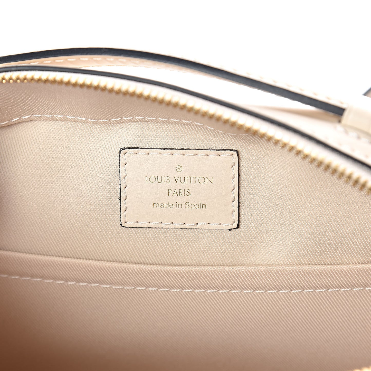 Monogram Saintonge Creme