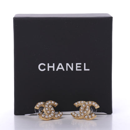 Chanel Pearl CC-Casino Earrings Gold 5 of 5