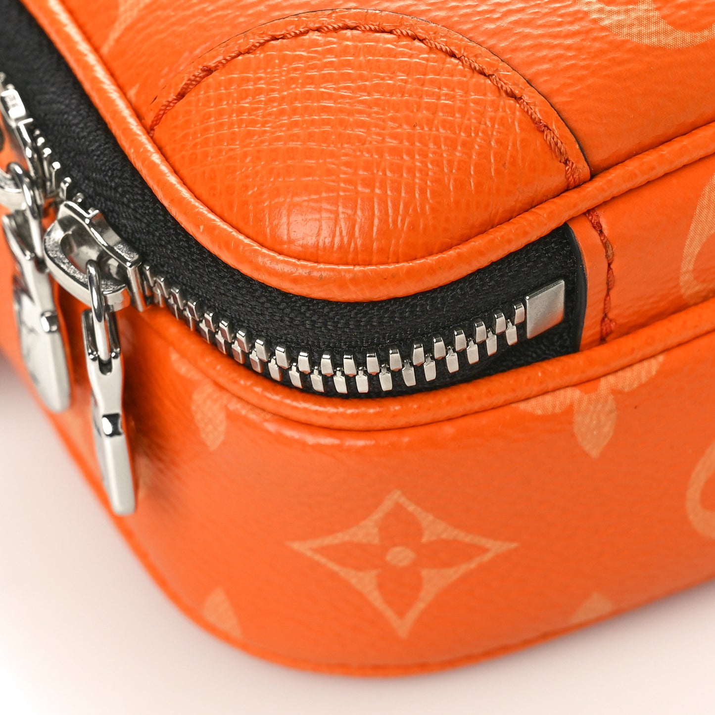 Taigarama Alpha Wearable Wallet Tangerine