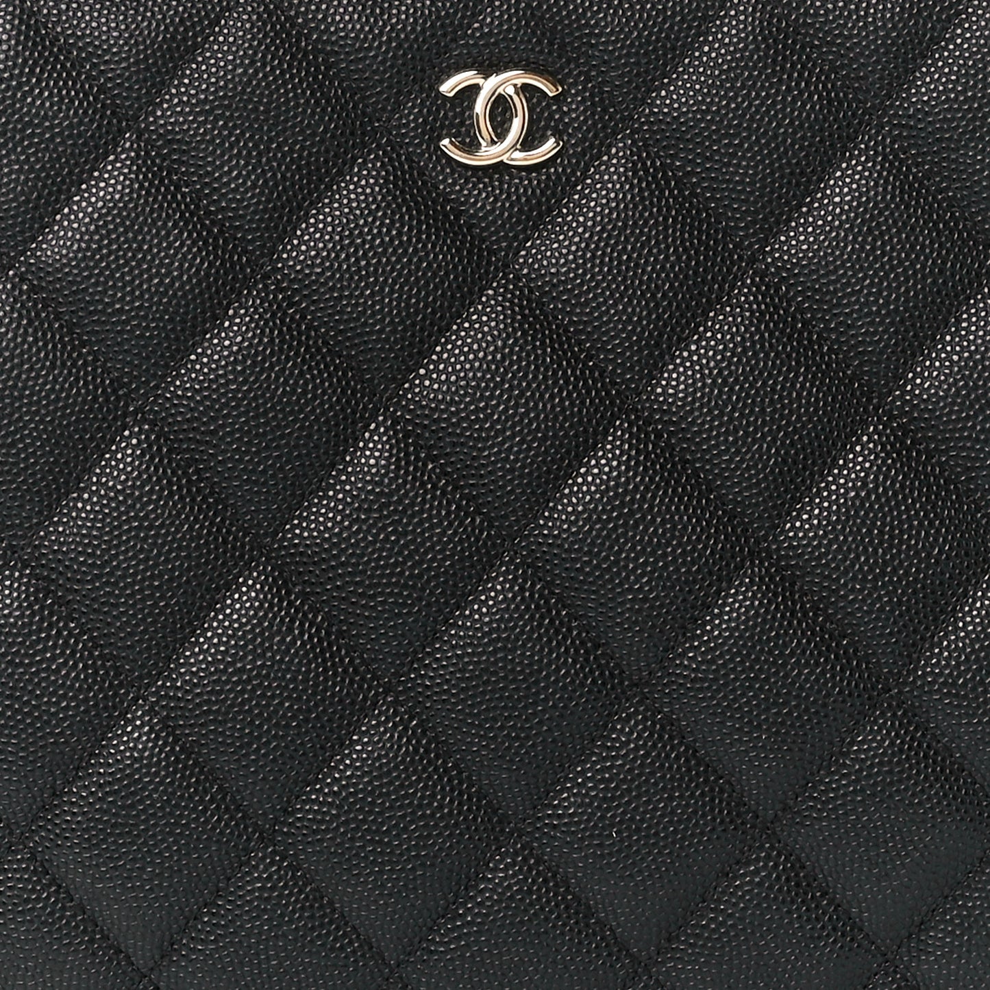 Caviar Quilted Medium Cosmetic Case Black