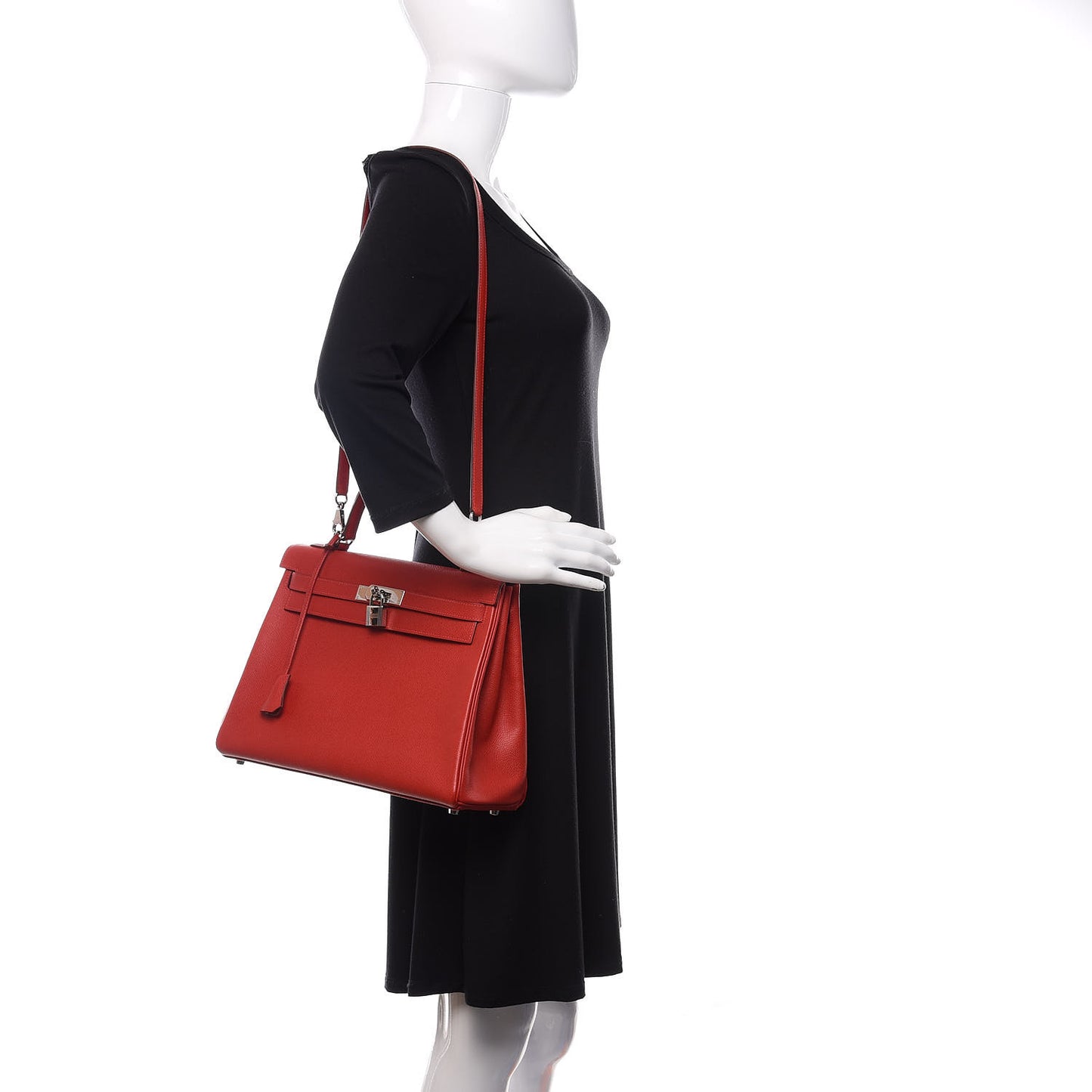 Epsom Kelly Retourne 32 Rouge Casaque