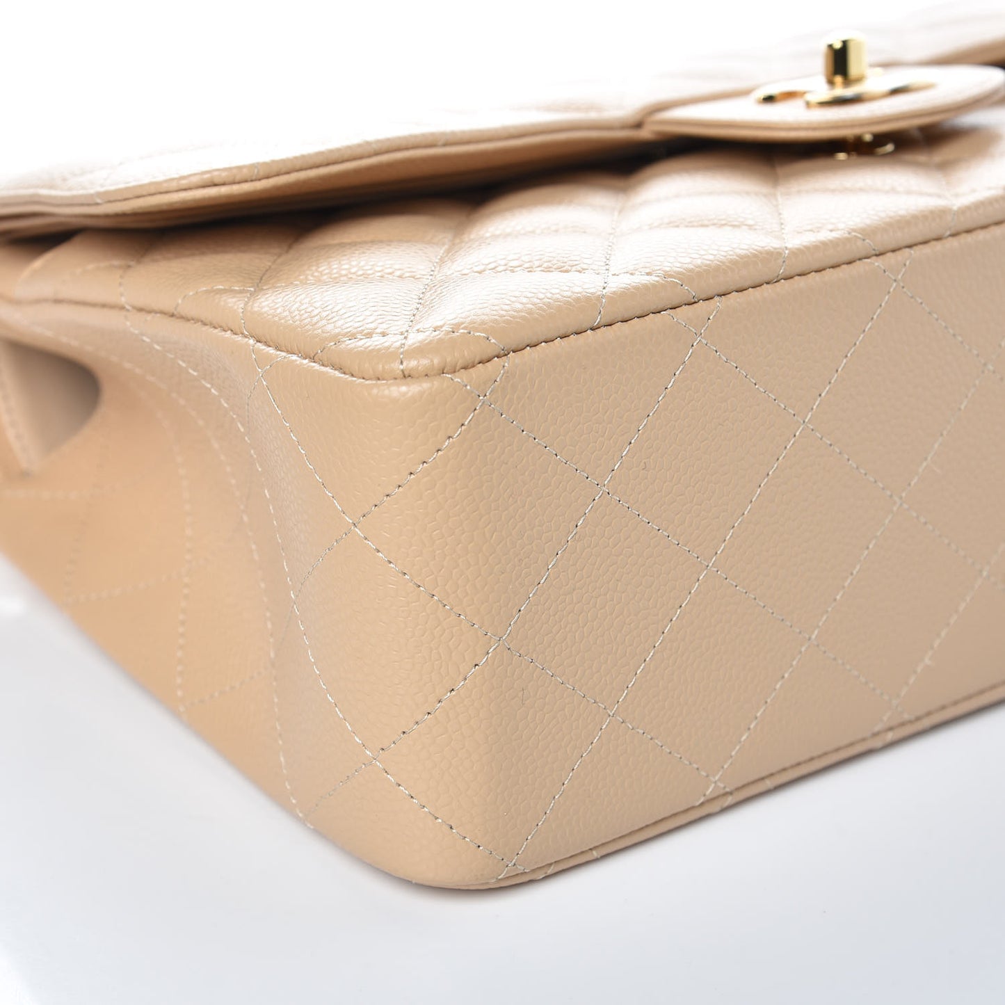 Caviar Quilted Jumbo Double Flap Beige Clair