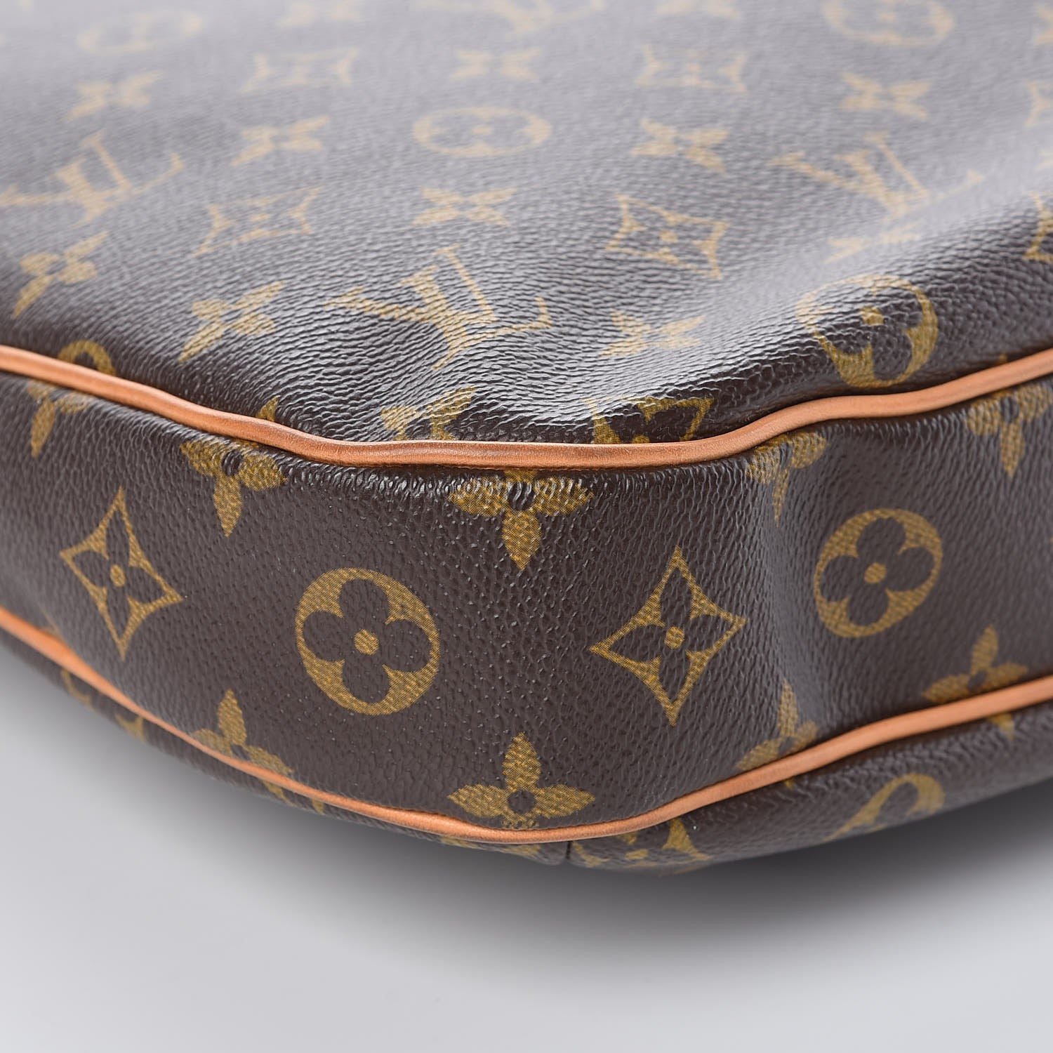 Louis Vuitton Monogram Odeon MM 17 of 18