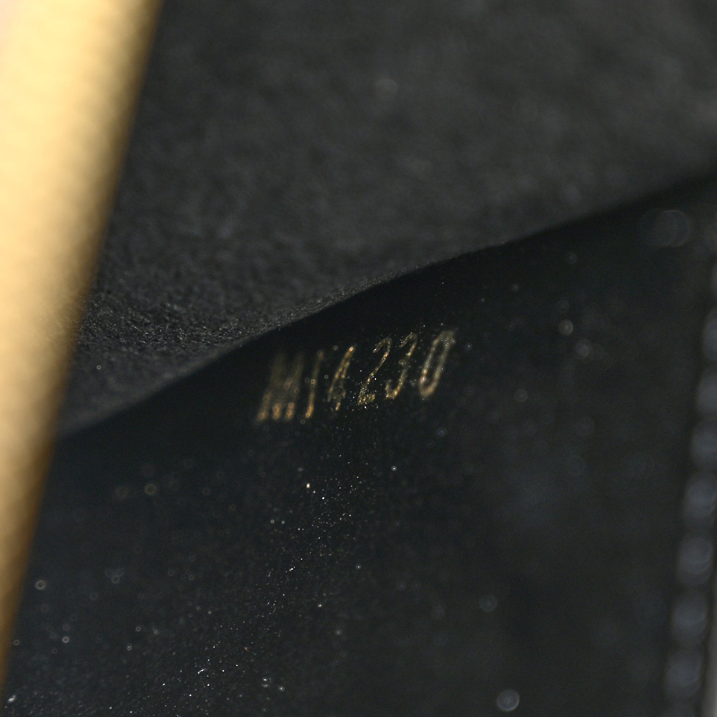Reverse Monogram Giant Double Zip Pochette